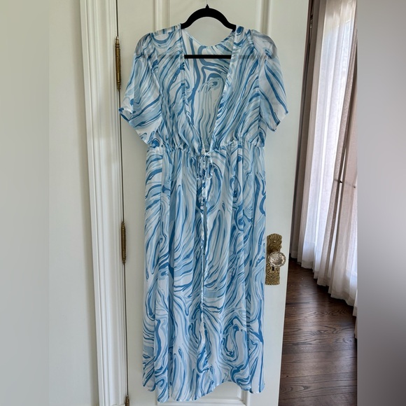 SHEIN Blue and White Patterned Cover-up - Picture 1 of 5